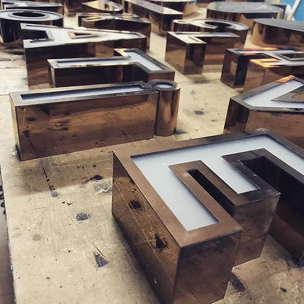 MESH STAINLESS CHROME LETTER SIGNS