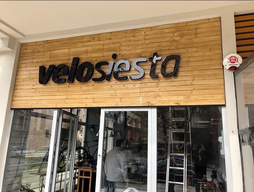 ALUMINUM BOX LETTER SIGNS